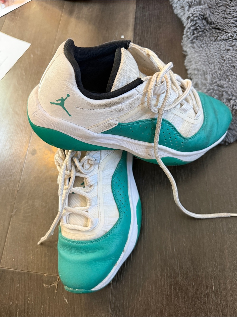 Jordan Women's Low-Top Sneakers in Teal and White
